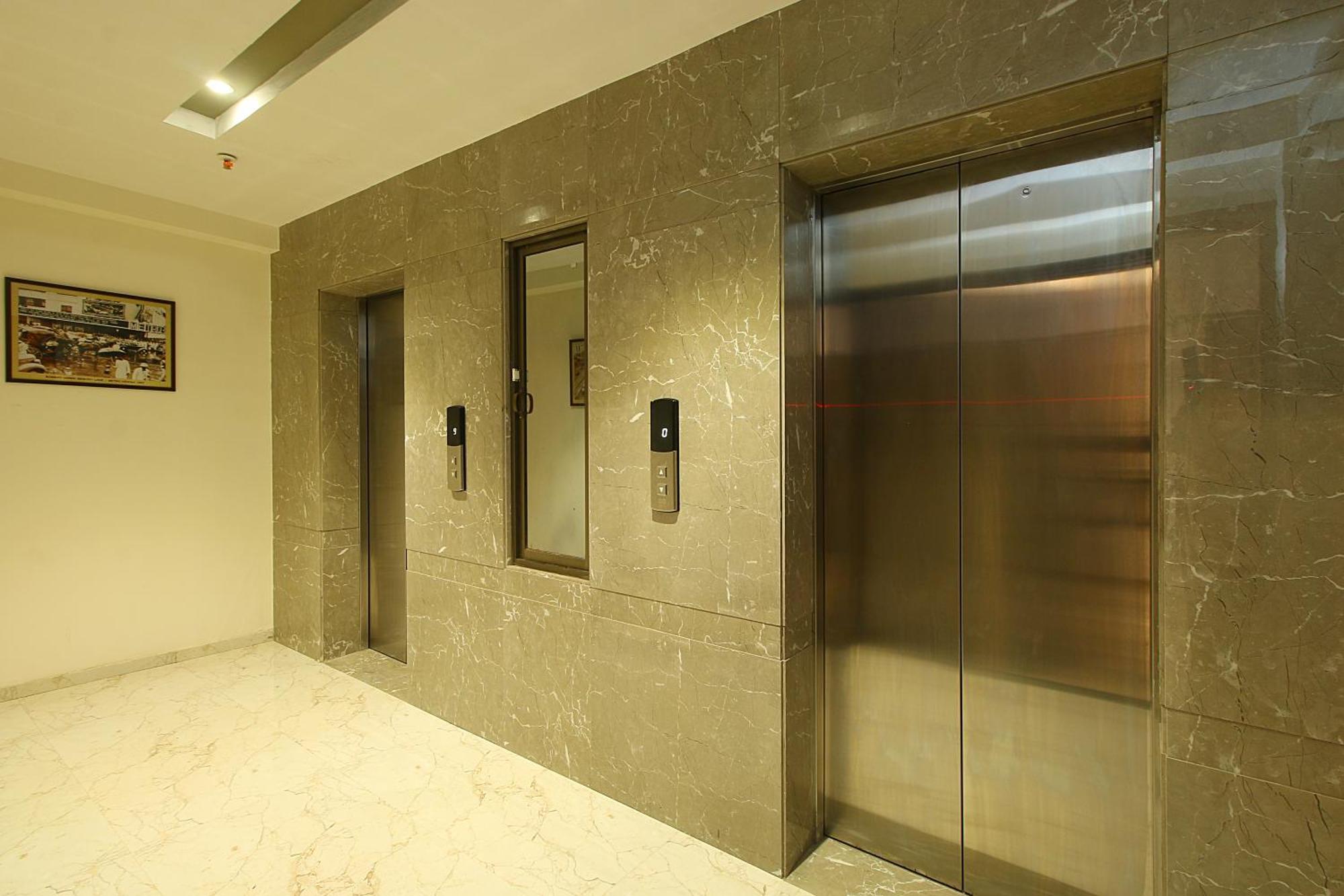 Mumbai House Luxury Apartments Santacruz East, Mumbai Exterior foto