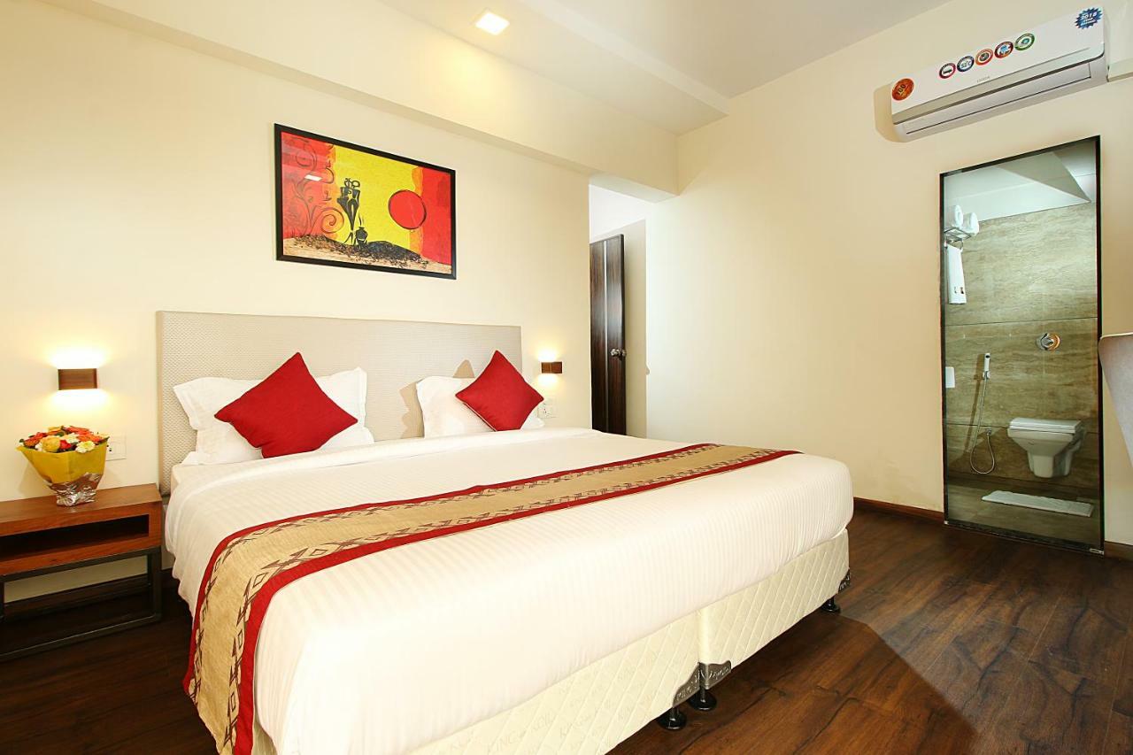 Mumbai House Luxury Apartments Santacruz East, Mumbai Exterior foto