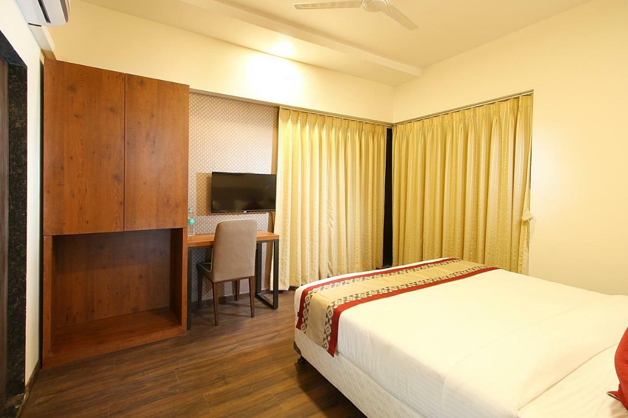 Mumbai House Luxury Apartments Santacruz East, Mumbai Exterior foto